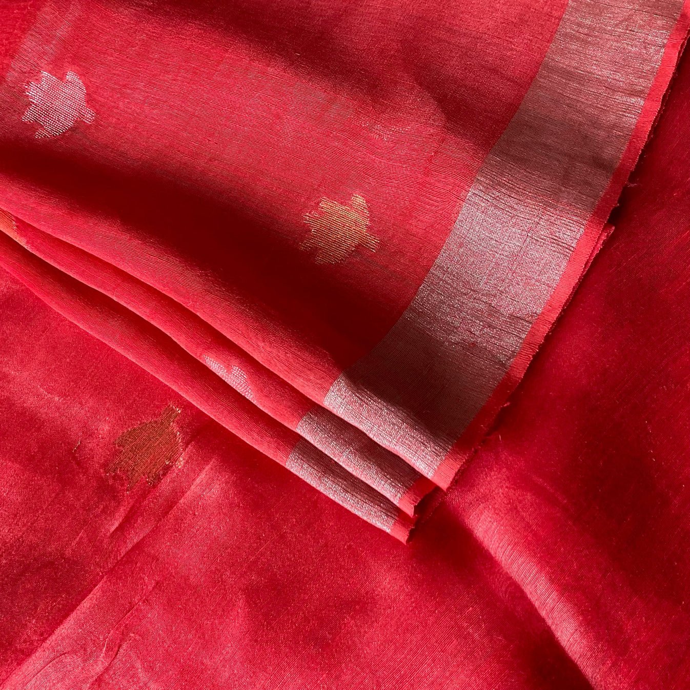 Linen Saree - White and Red