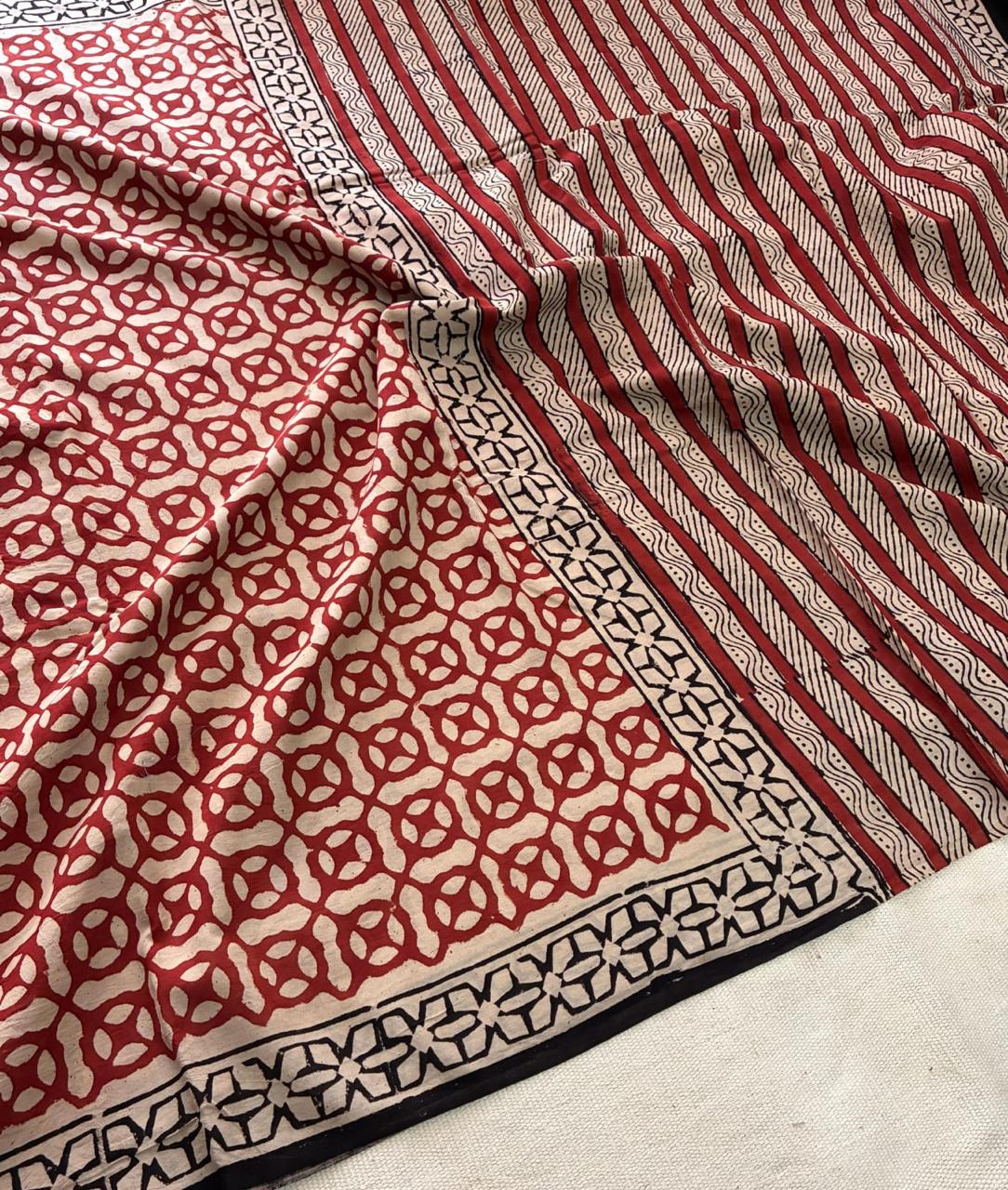 Mulmul Cotton Red Saree - 01