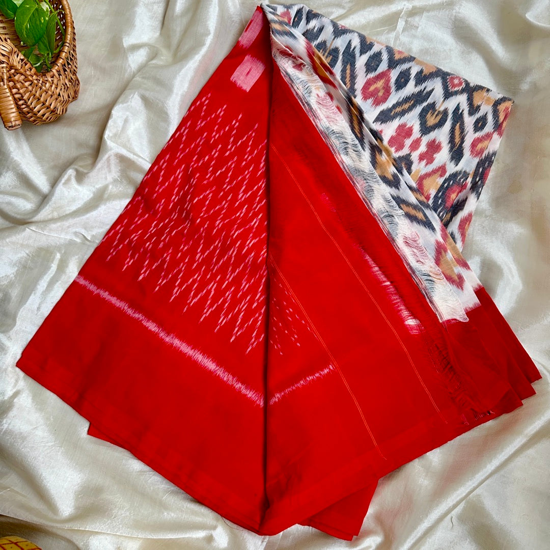 Ikkat WRed Handloom Saree