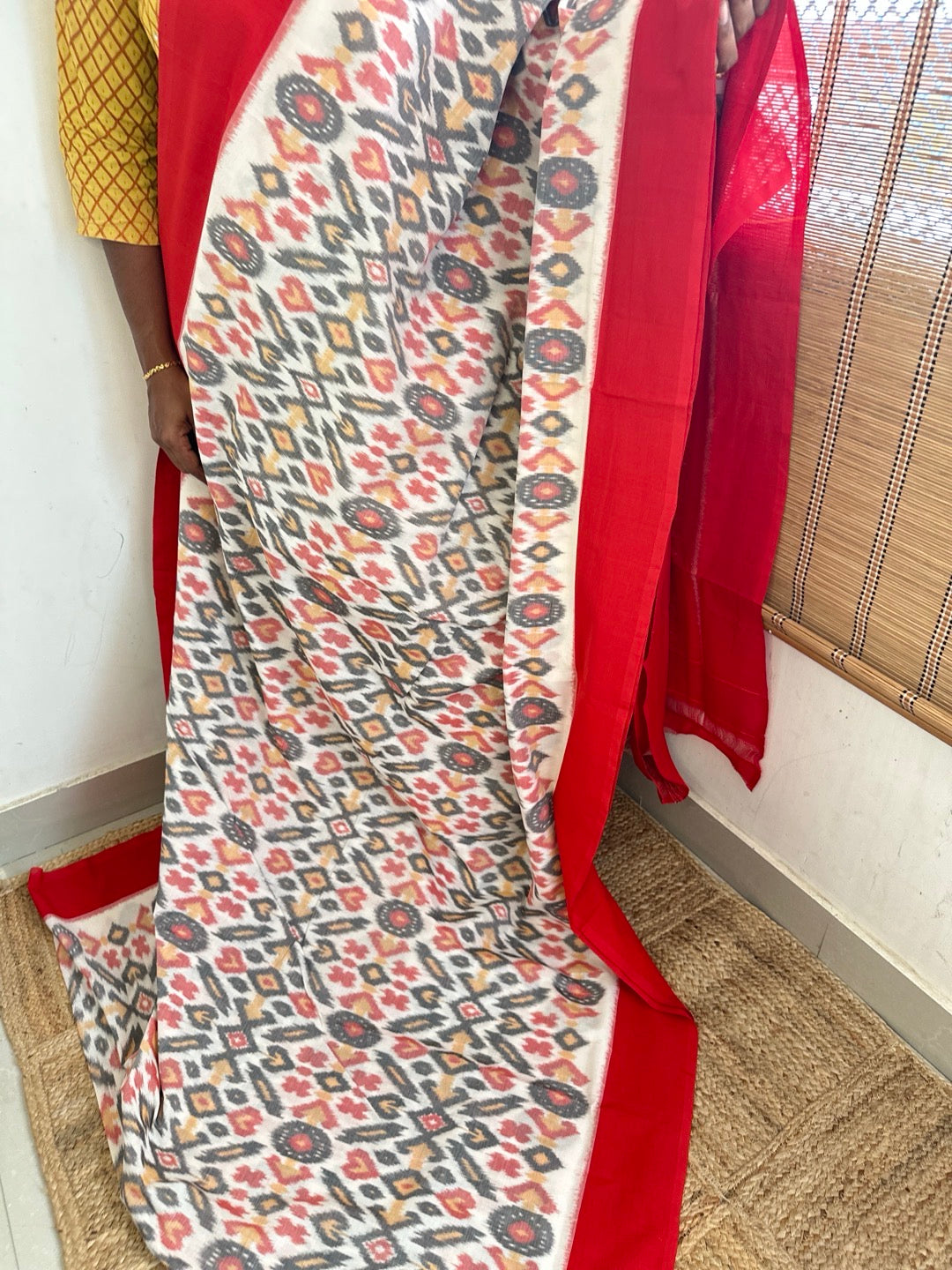 Ikkat WRed Handloom Saree
