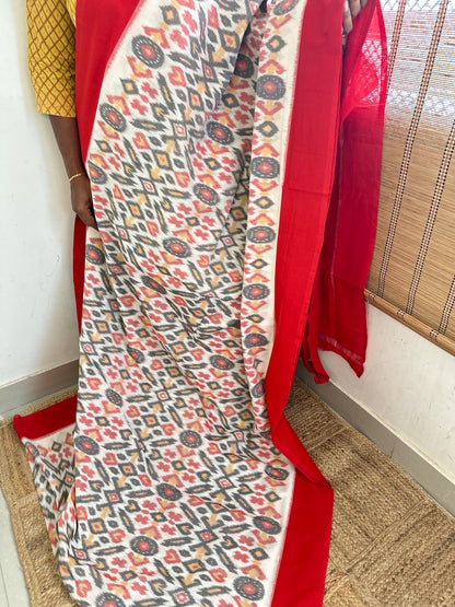 Ikkat WRed Handloom Saree