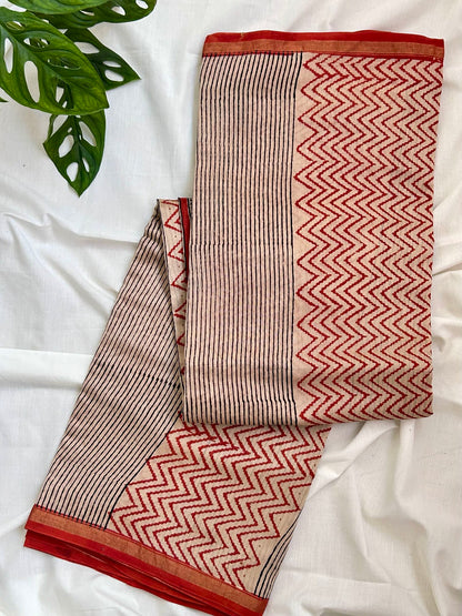 Red Chanderi Silk zigzag Saree, with. Thin Zari line border.block printed blouse