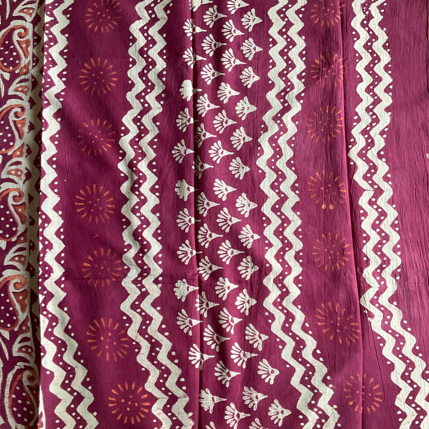 Mulmul Cotton handblock printed saree in maroon , striped pallu close look.