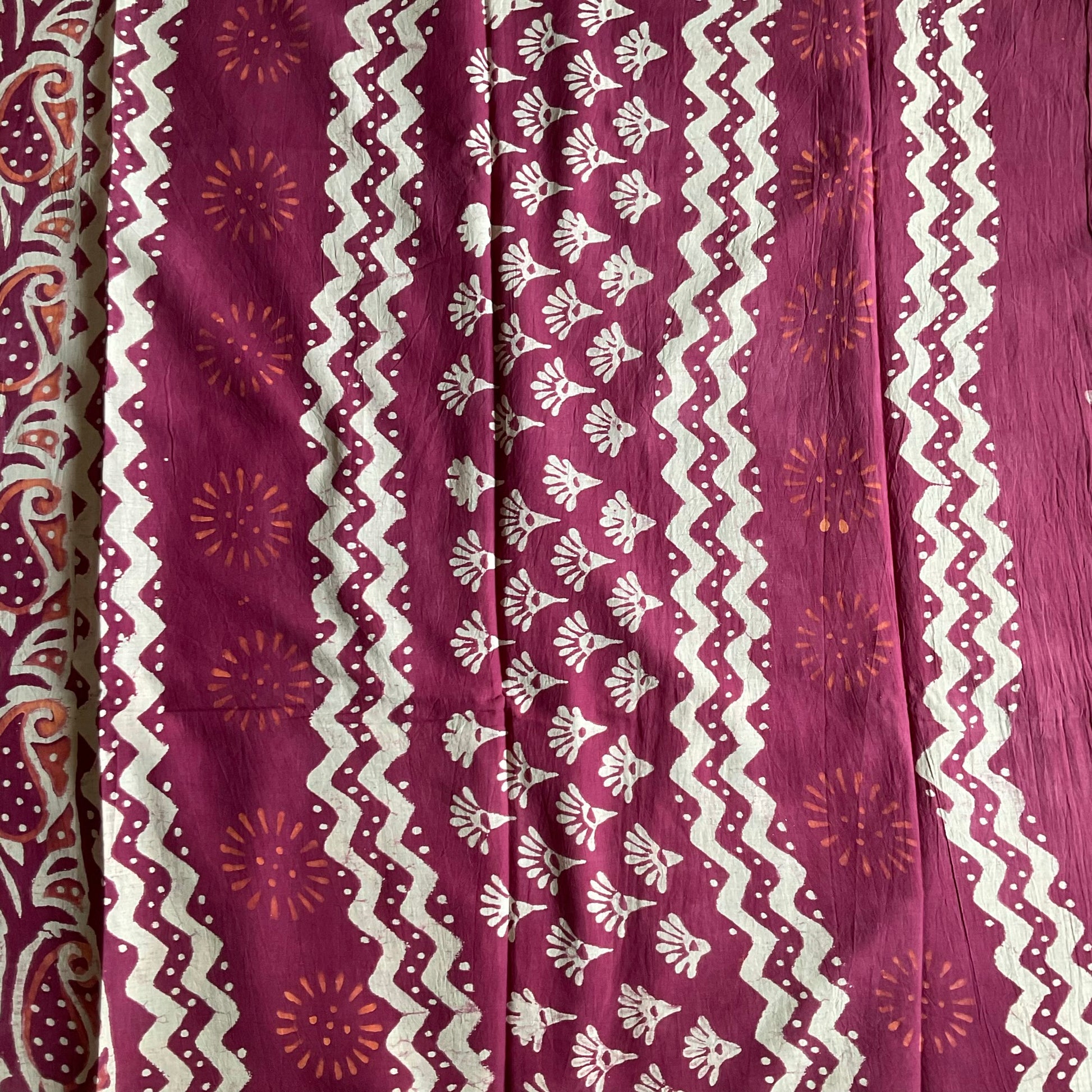 Mulmul Cotton handblock printed saree in maroon , striped pallu close look.
