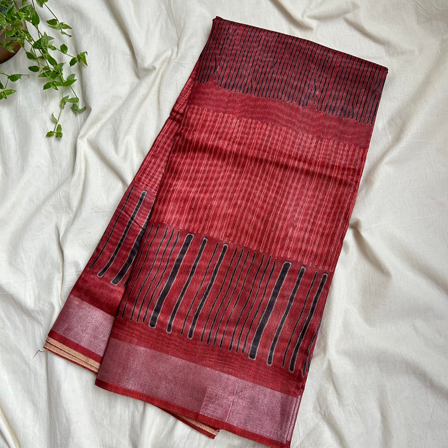 Semi Linen Red Saree www.vayatistudio.com.