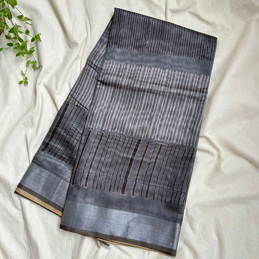 Semi Linen Grey Saree www.vayatistudio.com.