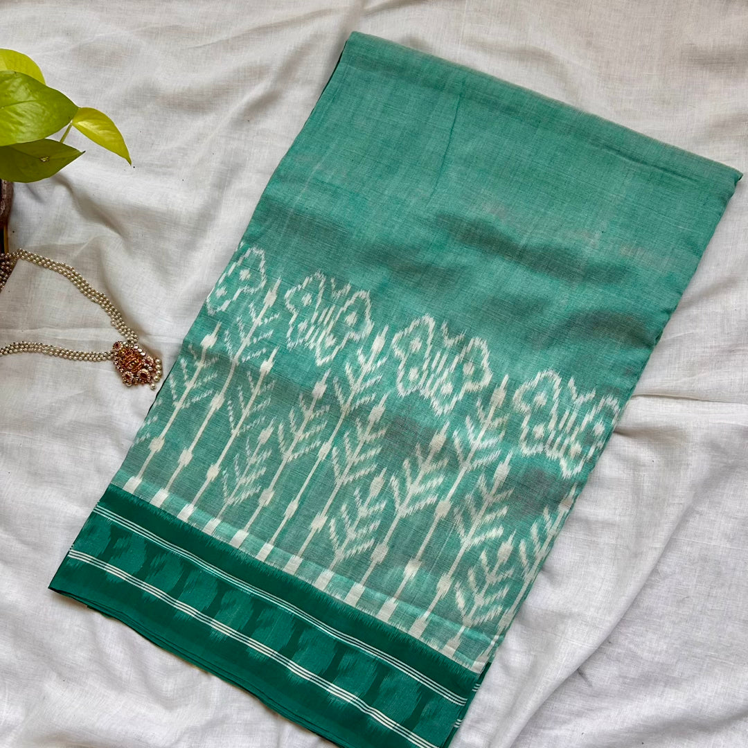 Ikkat GGreen Handloom Saree www.vayatistudio.com.