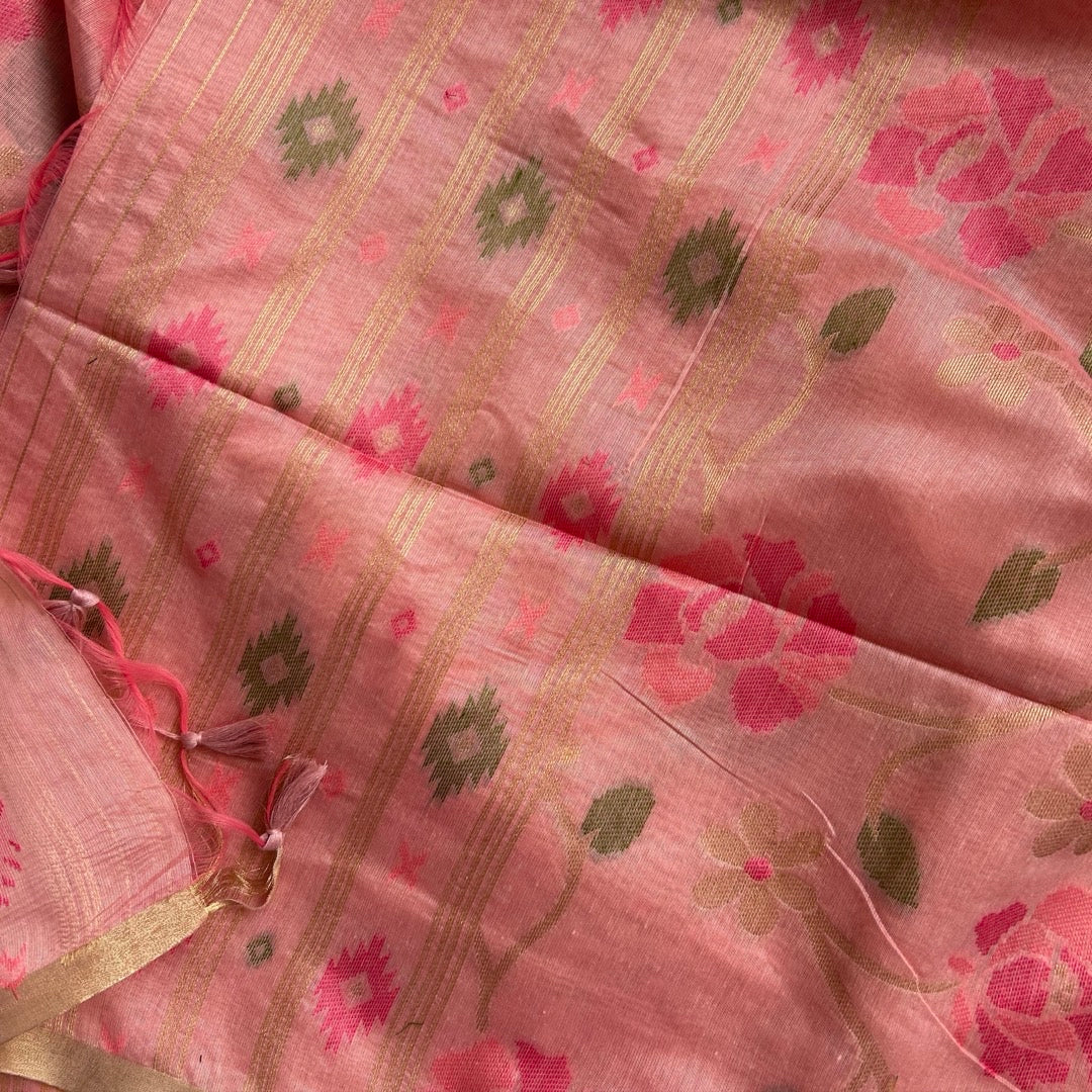 Mild Pink jamdhani woven saree Close-up pallu 