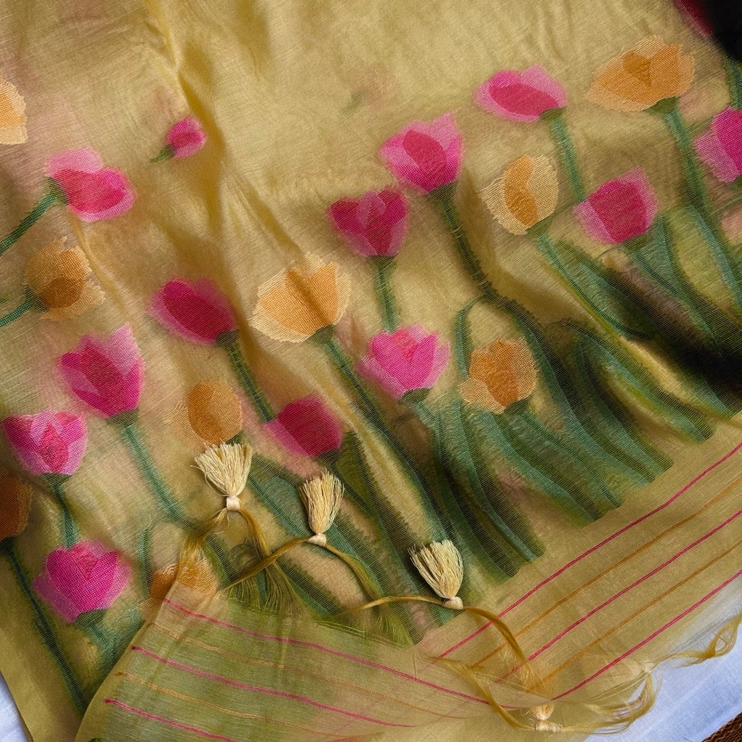 Yellow semi linen jamdhani saree pallu open look